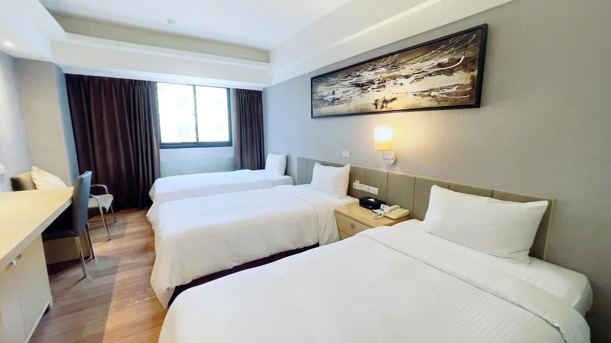 Delton Hotel Kaohsiung Bagian luar foto